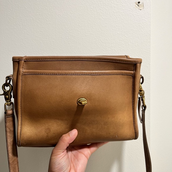 RARE Vintage Coach Court Bag in Burnished Glove Tan Leather - Picture 9 of 16
